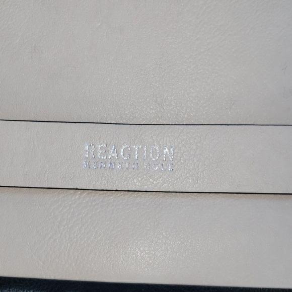 Kenneth Cole Reaction white crossbody bag - Picture 2 of 7